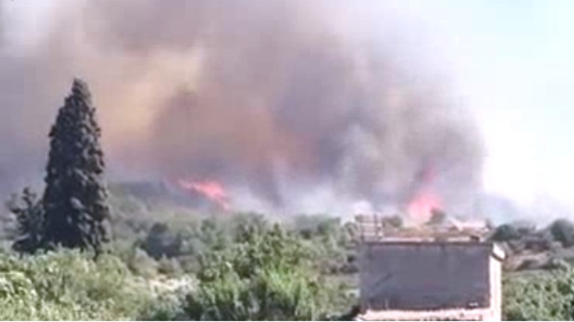 Ιεράπετρα: Δύσκολη η κατάσταση στο Σελάκανο - Θα περάσουν μέρες για να τεθεί υπό πλήρη έλεγχο η φωτιά